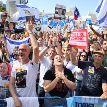 Israel liberó a 1.968 presos palestinos a cambio de los 20 rehenes entregados por Hamas