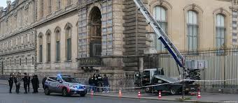 museo El robo del Louvre: siete minutos, un comando de profesionales camuflados y un montacargas