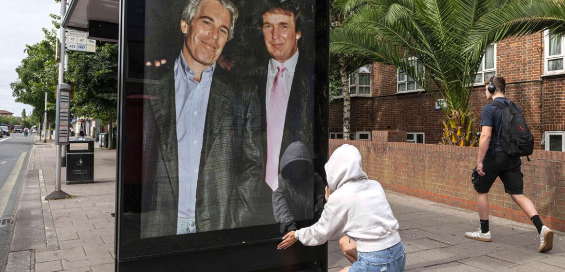 250718-img-l-affaire-epstein-se-transforme-en-cauchemar-politique-pour-trump Defiende gobierno de EU retiro de 16 fotos de Trump del expediente Epstein