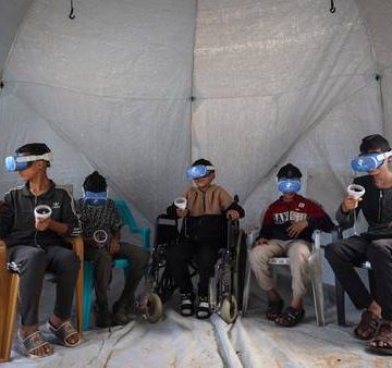 Niños traumatizados por la guerra se alejan de Gaza gracias a la realidad virtual