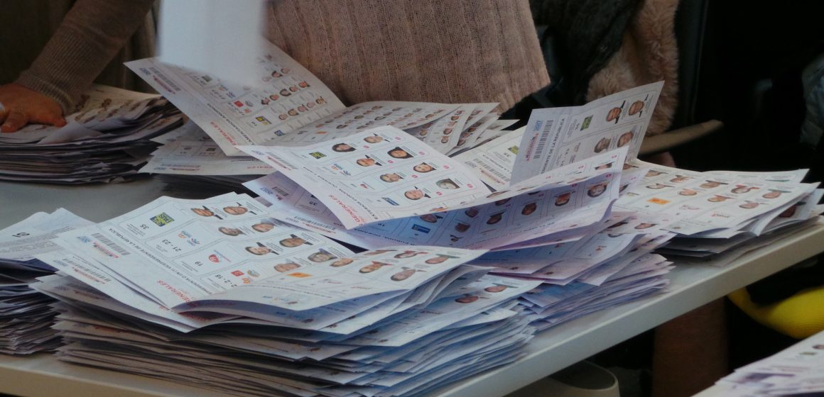 Papeletas_votación_elecciones_presidenciales_de_Ecuador_2017 Elecciones 2026: Entre la dispersión organizativa y la consolidación de fuerzas