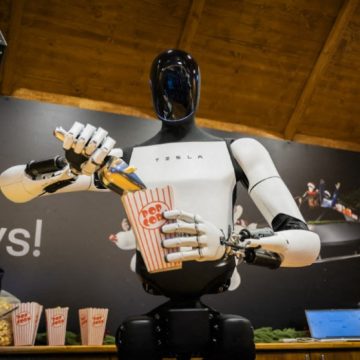 Musk ultima su robot humanoide para tareas del hogar… y para sustituir a trabajadores en fábricas
