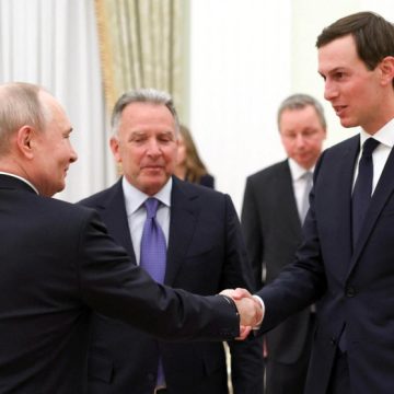 Rusia confirma la celebración de una primera reunión trilateral con EEUU y Ucrania en Abu Dabi