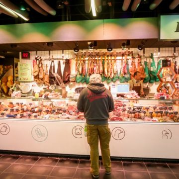Ámsterdam prohíbe la publicidad de carne: “Para resolver la crisis ecológica hay que cambiar de dieta”
