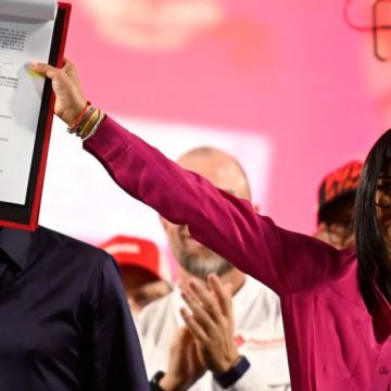 Un mes de ‘secuestro’ de Venezuela: Delcy Rodríguez acelera el deshielo con EEUU