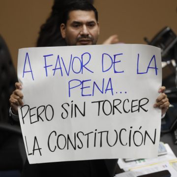 El Congreso de El Salvador aprueba la reforma penal que habilita la cadena perpetua para menores
