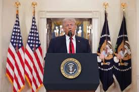 Trump propone presupuesto récord en defensa; recorta salud, vivienda y ciencia