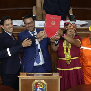 Venezuela aprueba la ley que abre la explotación de su subsuelo al capital privado y extranjero