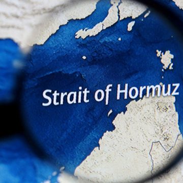 El bloqueo de Ormuz por EEUU enroca a Irán, alarma a China y favorece a Rusia