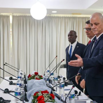 El director de la CIA mantiene una reunión en La Habana con representantes cubanos