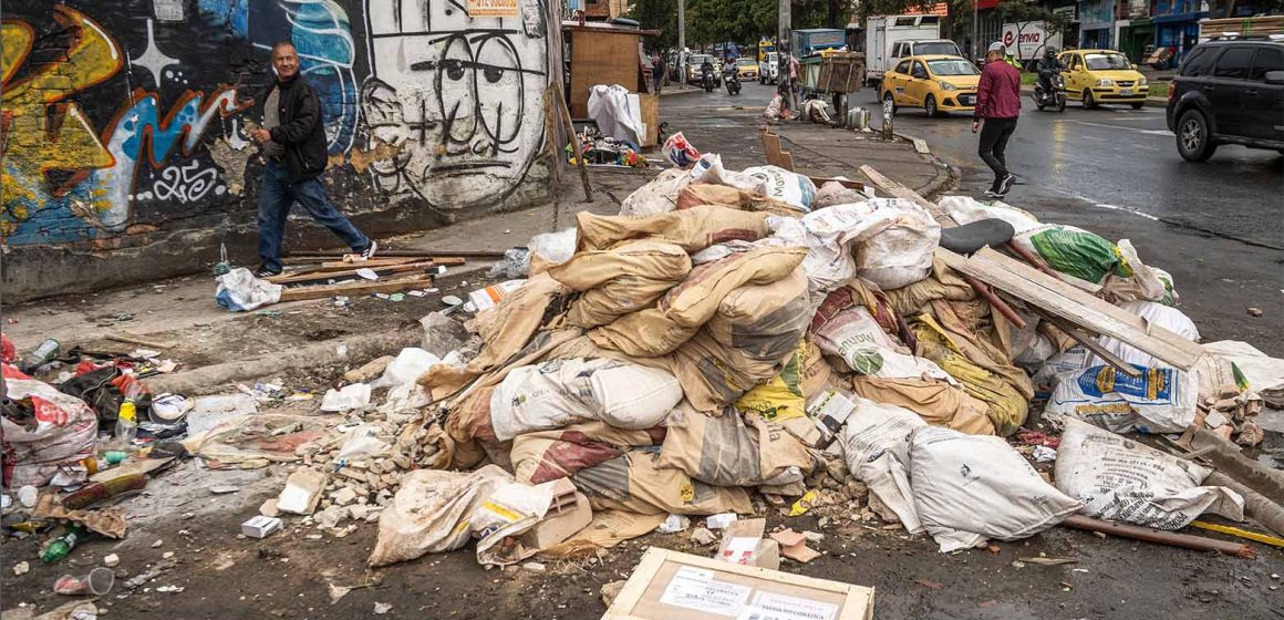 Basuras Basura en las calles, dudas en las tarifas