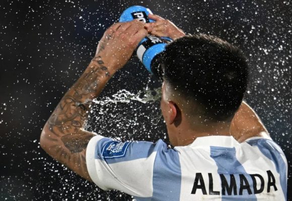 Fútbol ¿Qué hay detrás de las pausas de hidratación del Mundial 2026?: La apuesta de la FIFA que cambia el negocio del fútbol