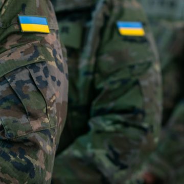 Ucrania Ucrania impulsa los salarios y el reclutamiento extranjero en una gran reforma militar