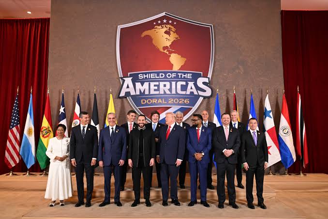 escudo de las américa Elecciones, geopolítica y absolutismos