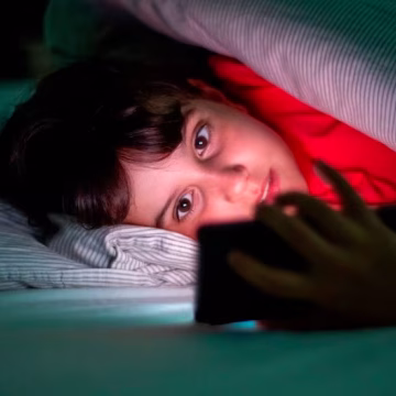 El mundo limita el uso de redes sociales para proteger la salud mental de los menores