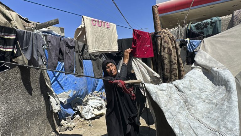 Sobrevivir en Gaza a los ataques y el genocidio de Israel: “Vivimos como animales”