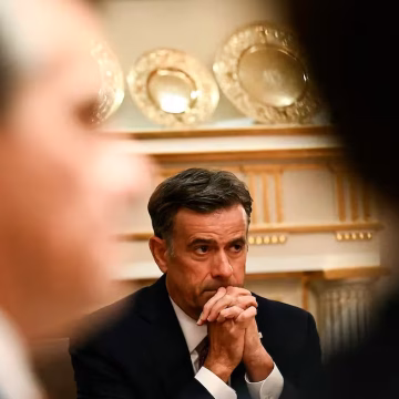 “La IA puese ser comparada con un arma nuclear”
