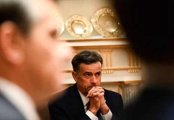 “La IA puese ser comparada con un arma nuclear”