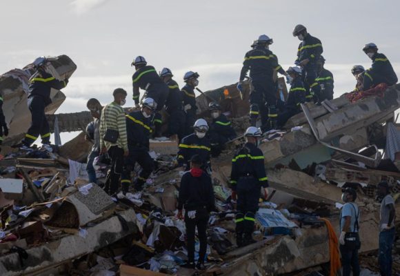 Venezuela La cifra de muertos se eleva a 2.595 y la de heridos a 12.400 por el doble terremoto de Venezuela