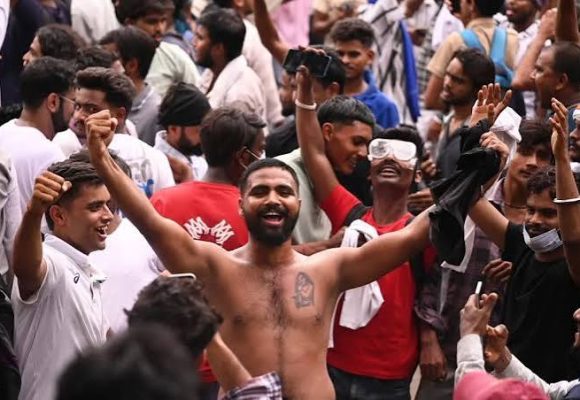 Triunfa movimiento de las Cucarachas; Modi cede a peticiones de estudiantes
