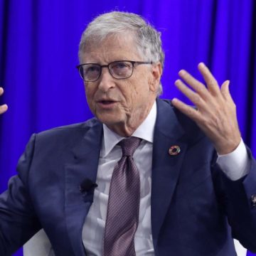 Bill Bill Gates propone reservar empleos para humanos que no puedan ser sustituidos por la IA