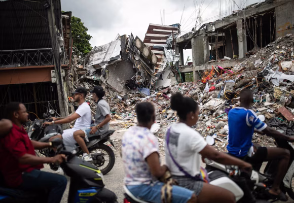 Colombia Colombia retumba con el ruido atronador de las retroexcavadoras