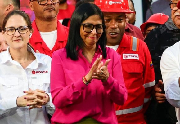Venezuela Delcy Rodríguez anuncia que el acuerdo petrolero con EEUU tendrá una vigencia de 25 años