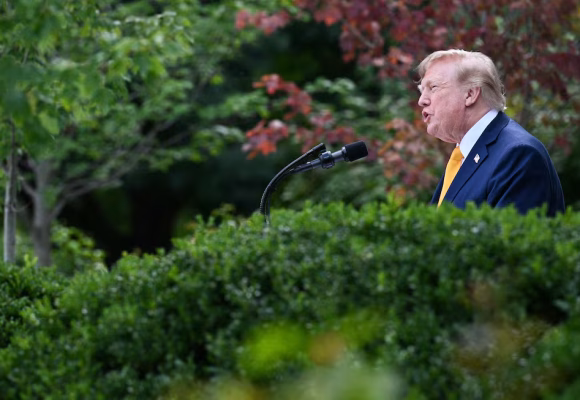 Trump dice que EE.UU. completó el “desminado” del estrecho de Ormuz