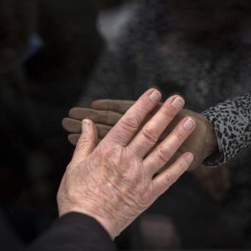 Estudio advierte que tasa de natalidad mundial cayó por debajo del nivel de reemplazo por primera vez en la historia