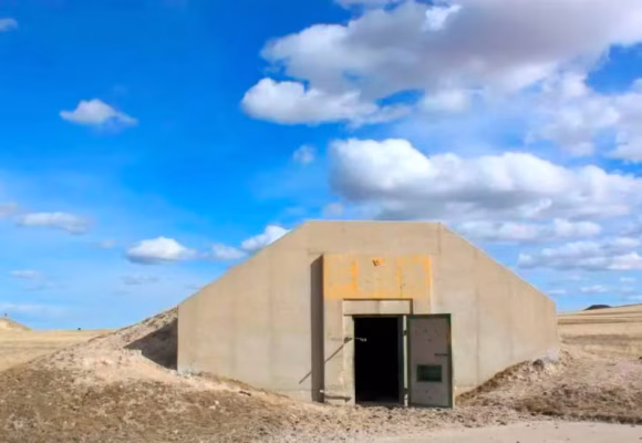 refugio Castillos posapocalípticos del tecnofascismo mundial