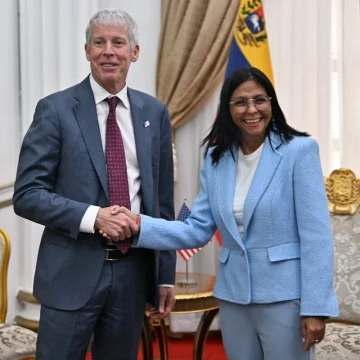 Secretario de Energía de EU llega a Venezuela para abordar acuerdo petrolero e impulsar operaciones de Chevron