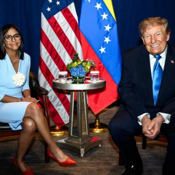 Donald Trump y Delcy Rodríguez se reúnen por primera vez en Nueva York