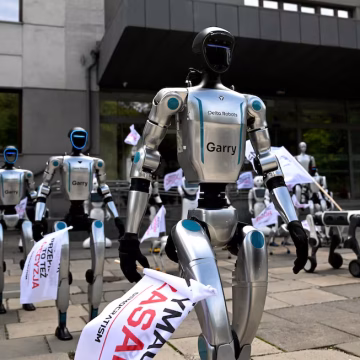 Decenas de robots “protestan” contra el uso descontrolado de la IA en Polonia
