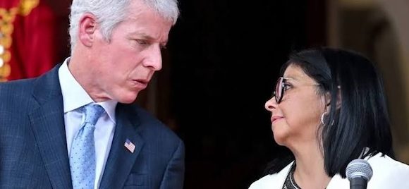 Venezuea, tres dólares Solo tres dólares por barril pagará Estados Unidos por el petróleo venezolano
