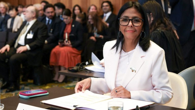 Petróleo antes que urnas: Trump sella su alianza con Delcy Rodríguez y deja a la oposición fuera de juego
