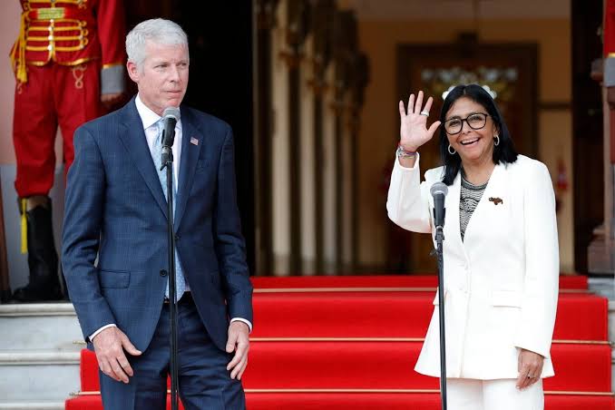 Venezuela Firma Venezuela ocho millonarios acuerdos con petroleras extranjeras