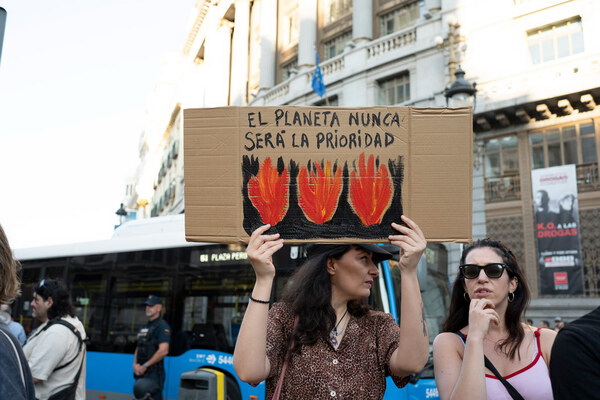 clima Un manifiesto de la comunidad científica y del sector sanitario reclama el fin de la era fósil y del retardismo
