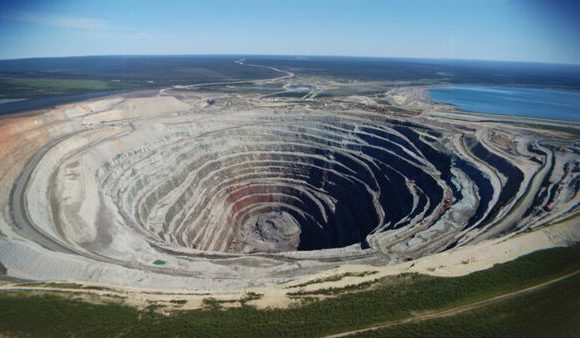 Un planeta finito frente a una economía que necesita crecer sin fin
