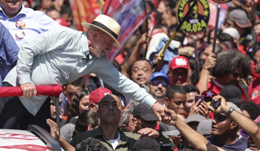 Brasil, el último dique: Lula y Bolsonaro llegan igualados a unas elecciones clave para Latinoamérica