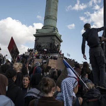 Macron intensifica la represión prohibiendo manifestaciones por toda Francia