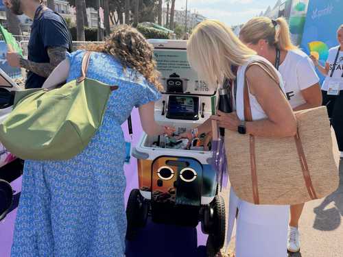 Robots Denuncian que robots de reparto escanean rostros y comparten datos biométricos