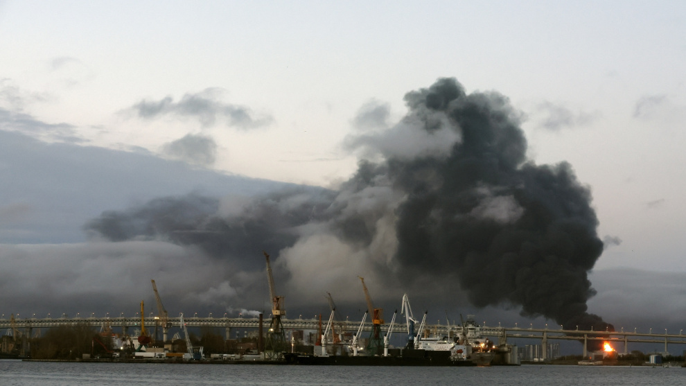 Ucrania Ucrania daña la principal terminal de petróleo de San Petersburgo en uno de los mayores ataques con drones de la guerra