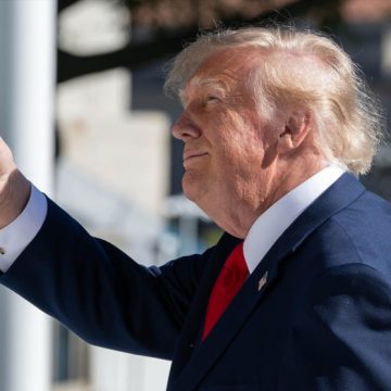 Ucrania Trump presiona a Zelenski para que no dañe las refinerías rusas bajo la amenaza de bloquear la llegada de armas a Ucrania