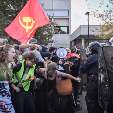 El primer ministro de Francia convocó un gabinete de crisis por la creciente protesta estudiantil